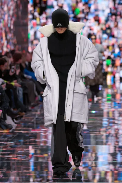Look 43